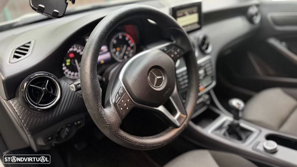 Mercedes-Benz GLA 180 CDI Urban - 10