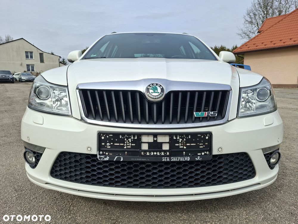 Skoda Octavia 2.0 TSI DSG RS - 9