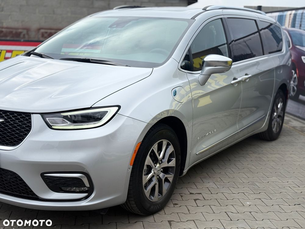 Chrysler Pacifica - 11