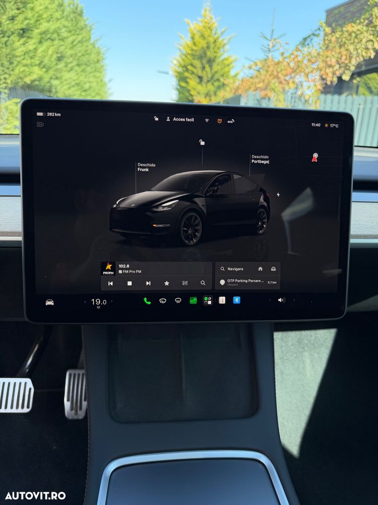 Tesla Model Y - 16