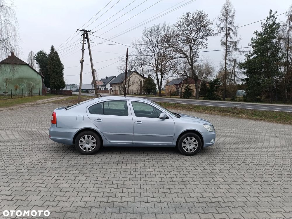 Skoda Octavia 1.6 Style - 8