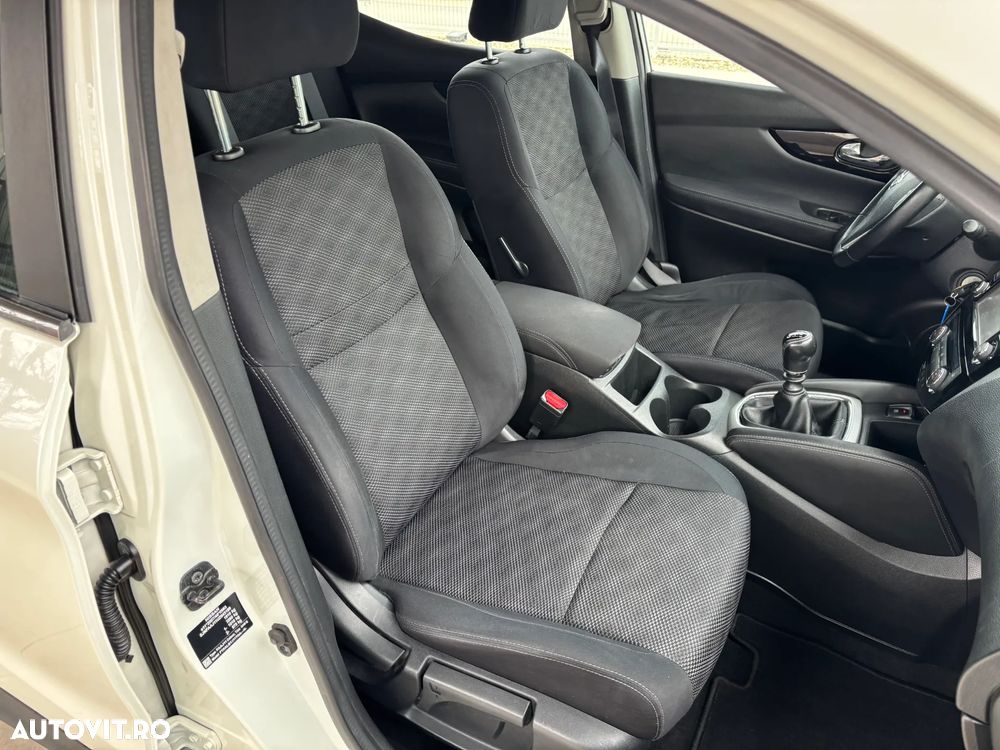 Nissan Qashqai 1.5 DCI Start/Stop N-Connecta - 31