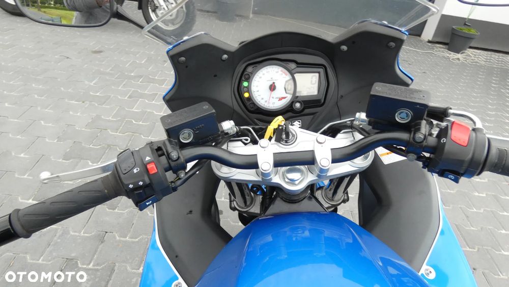 Suzuki GSX - 15