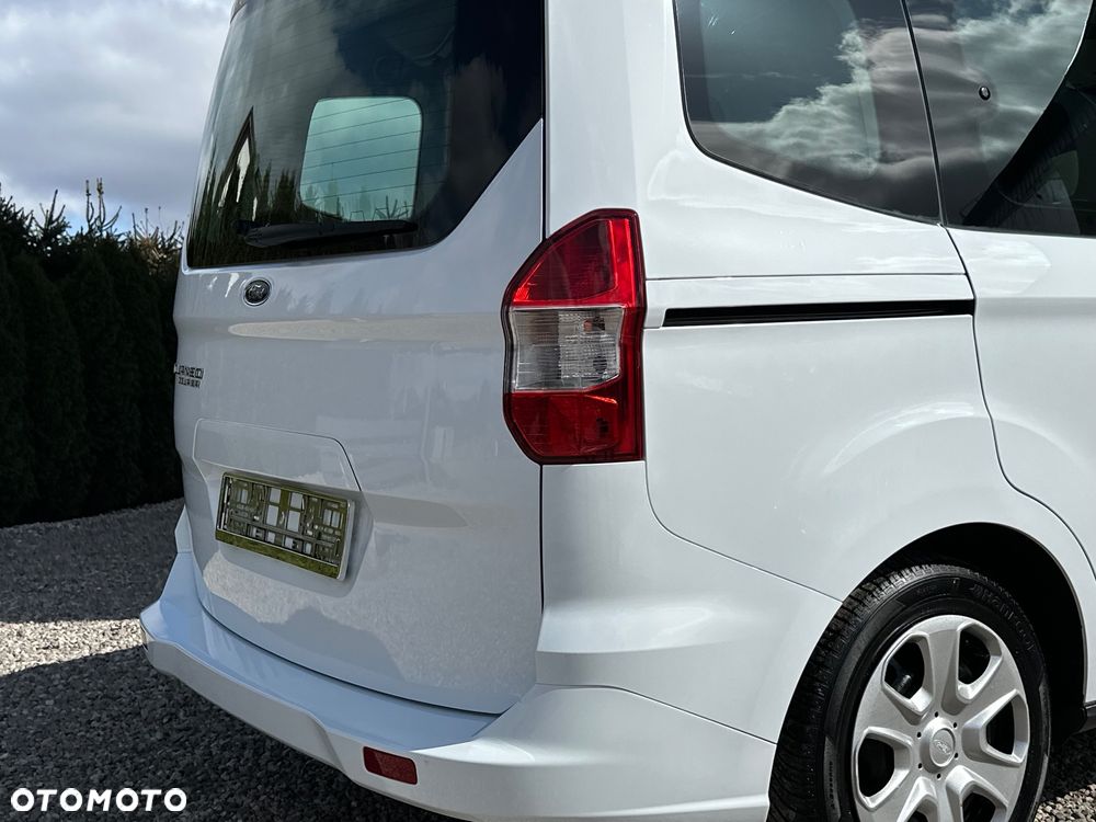 Ford Tourneo Courier 1.5 TDCi S&S Ambiente - 18