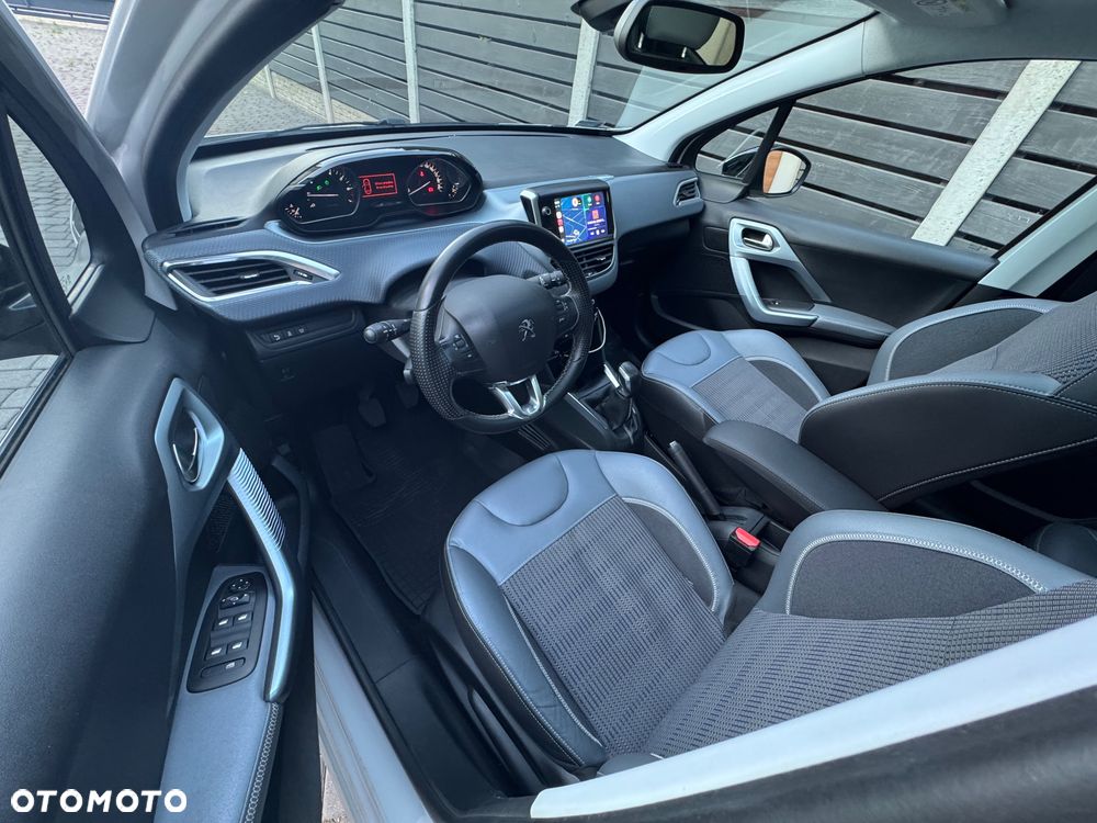 Peugeot 208 1.2 PureTech Allure S&S - 12