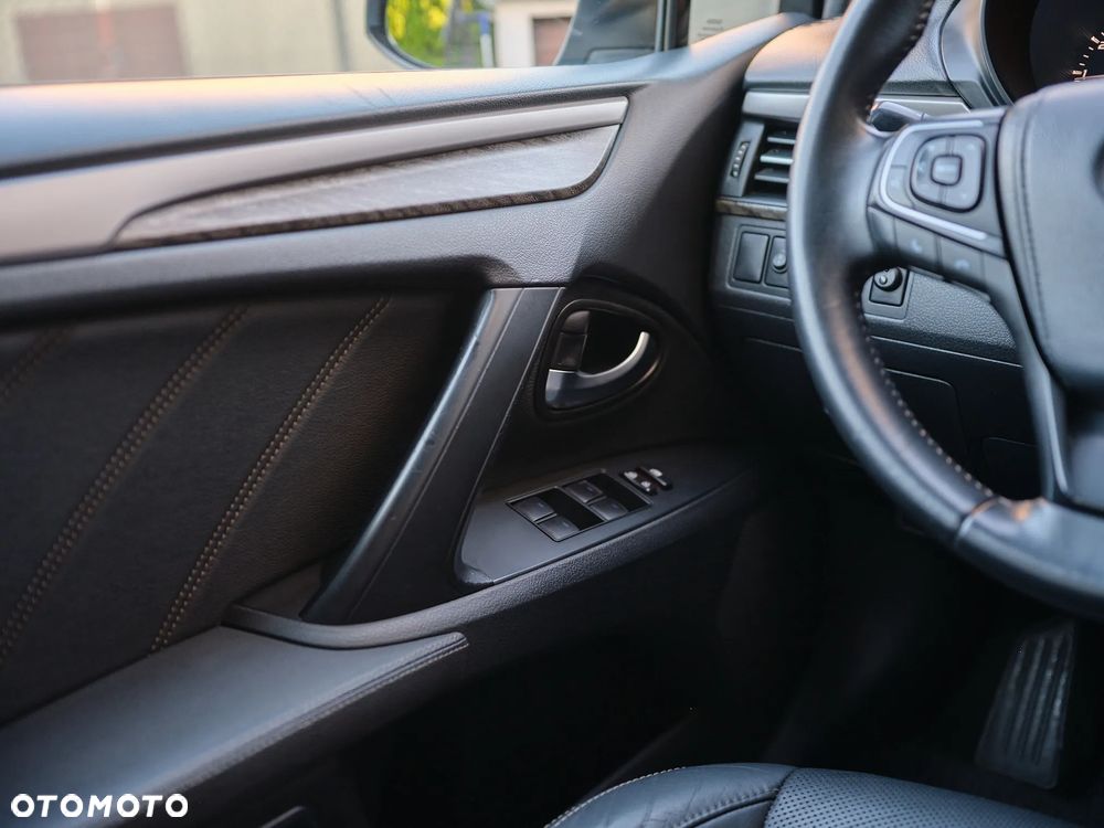 Toyota Avensis 2.0 Prestige MS - 18