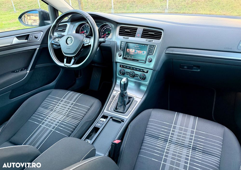 Volkswagen Golf 1.4 TSI BlueMotion Technology DSG Lounge - 10
