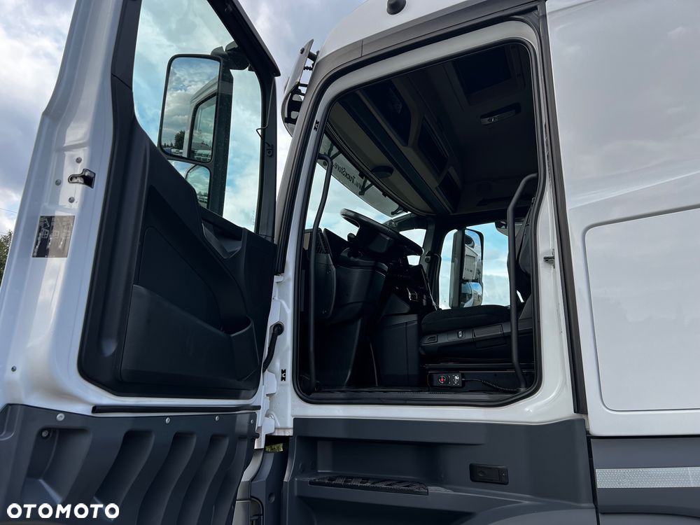 Mercedes-Benz Actros - 24