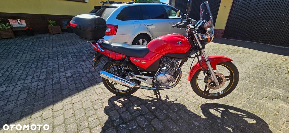 Yamaha YBR - 9
