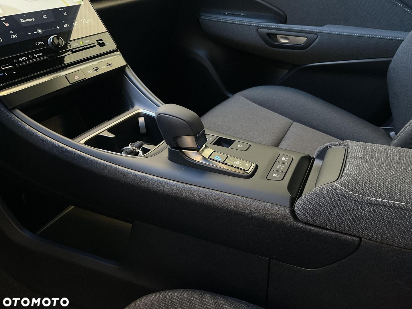 Lexus LBX 1.5 Hybrid - 25