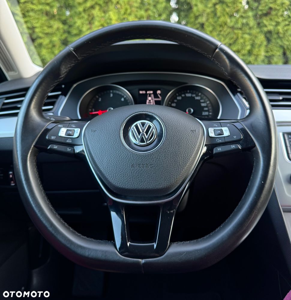 Volkswagen Passat 2.0 TDI (BlueMotion Technology) Comfortline - 20