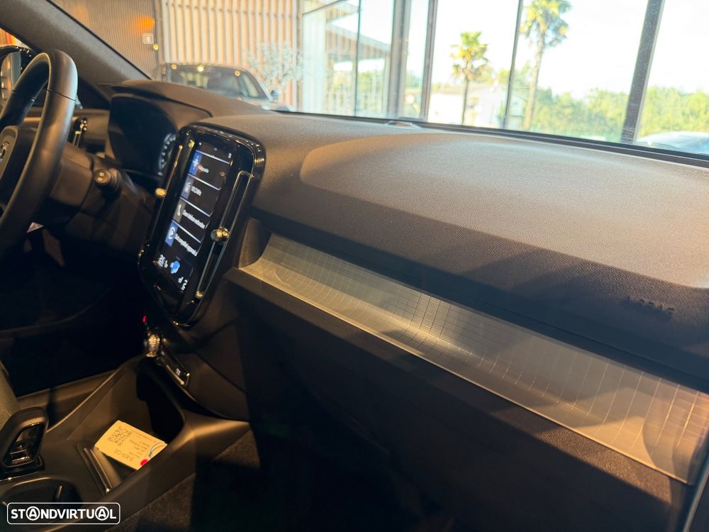 Volvo XC 40 T4 Recharge DKG Ultimate Bright - 29