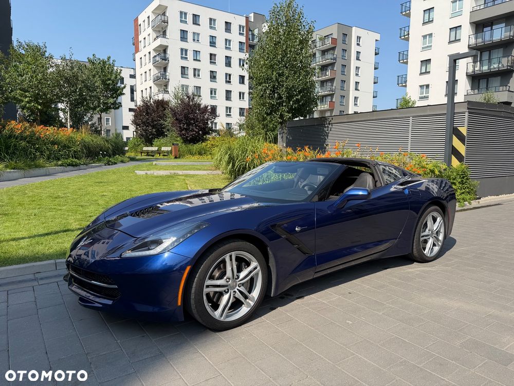 Chevrolet Corvette - 12