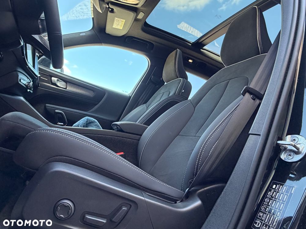 Volvo XC 40 B3 B DKG Ultra Black Edition - 30