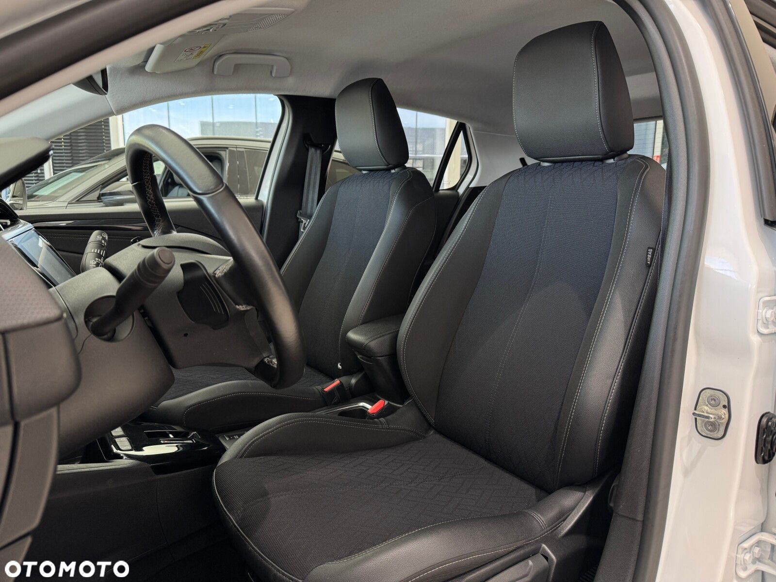Opel Corsa 1.2 Elegance S&S - 9