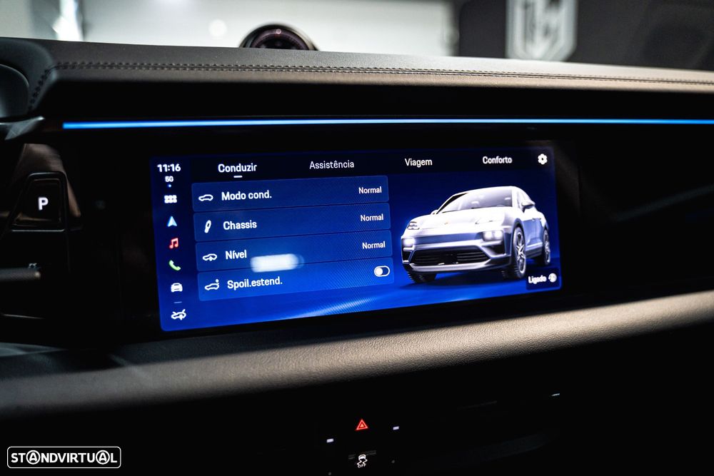Porsche Macan Electric - 16