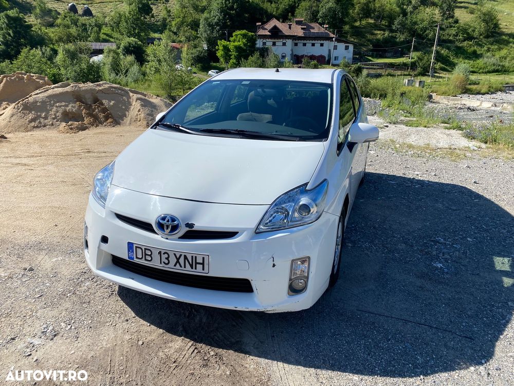 Toyota Prius (Hybrid) Luna - 2
