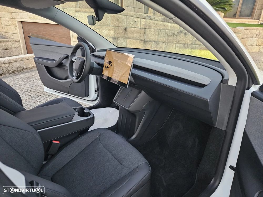 Tesla Model Y Tração Traseira - 24