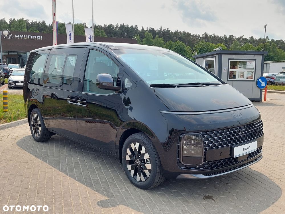 Hyundai Staria 1.6 T-GDI HEV Luxury - 2