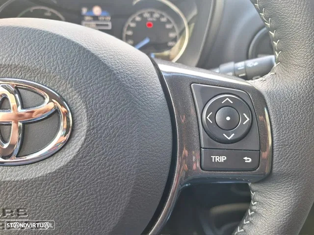 Toyota Yaris 1.5 HSD Exclusive+P.Luxury - 18