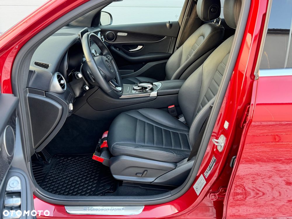 Mercedes-Benz GLC 250 4Matic 9G-TRONIC Exclusive - 9