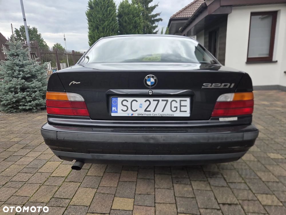 BMW Seria 3 320i - 7