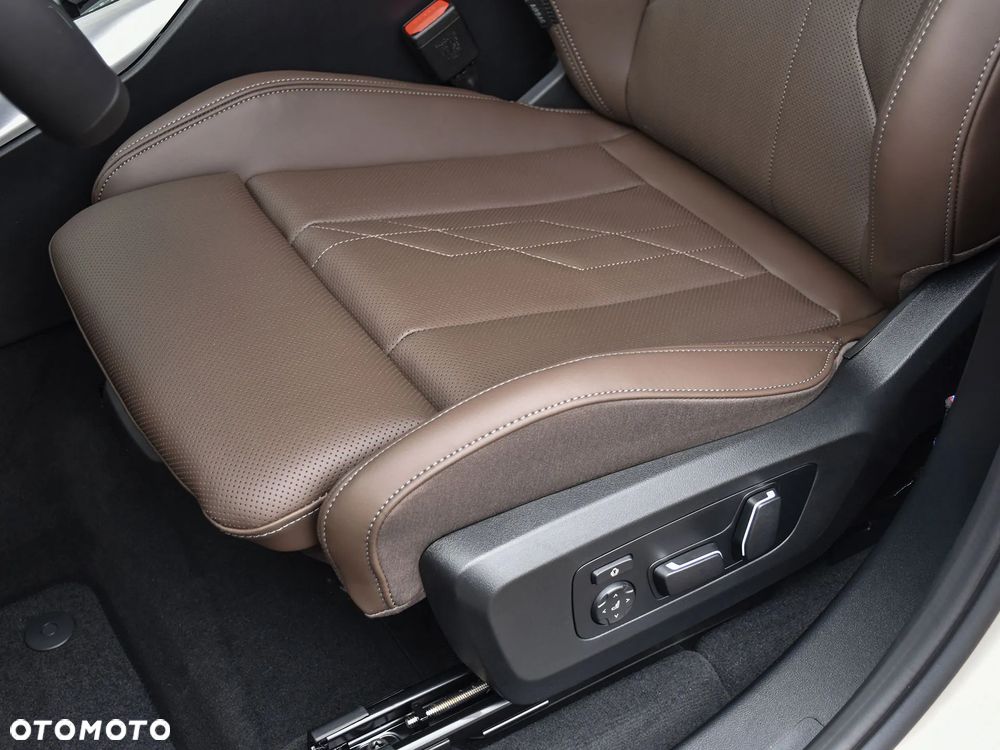 BMW X3 xDrive20 mHEV - 24