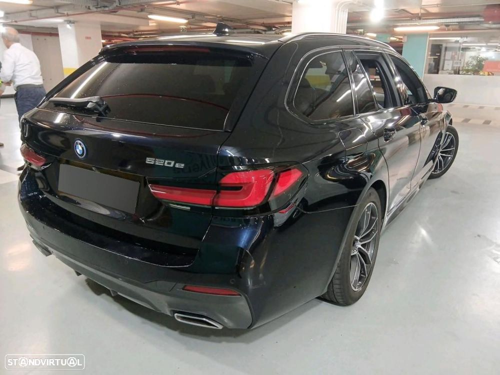BMW 520 e Pack M - 4