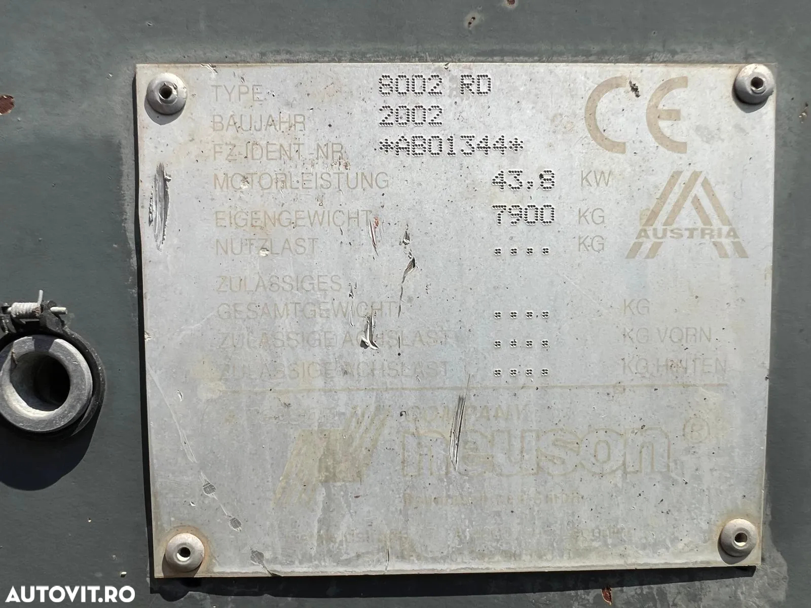 Neuson 8002 - 6