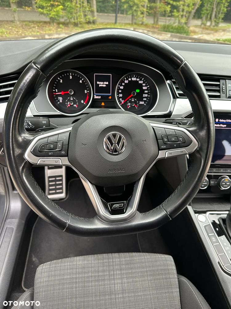 Volkswagen Passat 2.0 TDI SCR DSG 4Motion Business - 17
