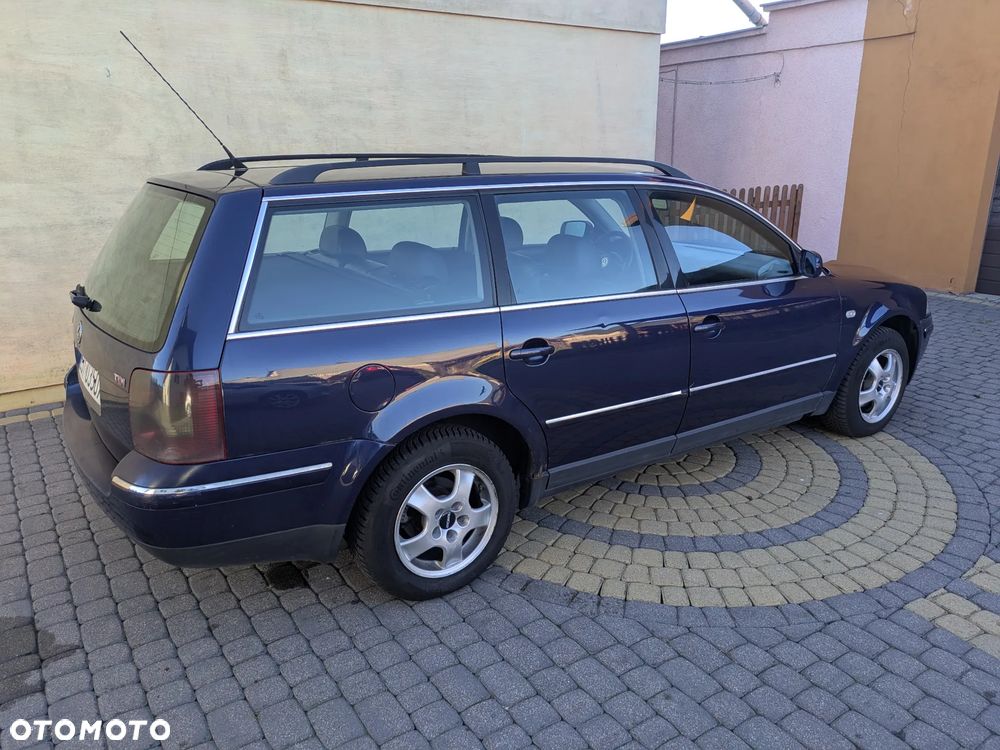 Volkswagen Passat 1.9 TDI Comfortline - 23