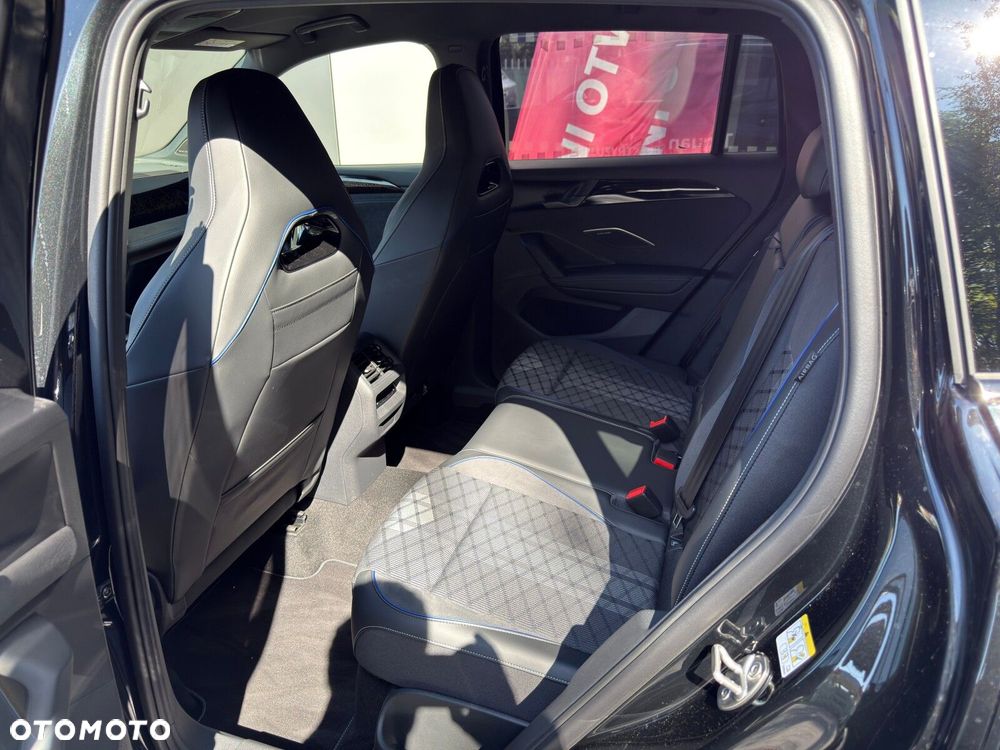 Volkswagen Tiguan - 11