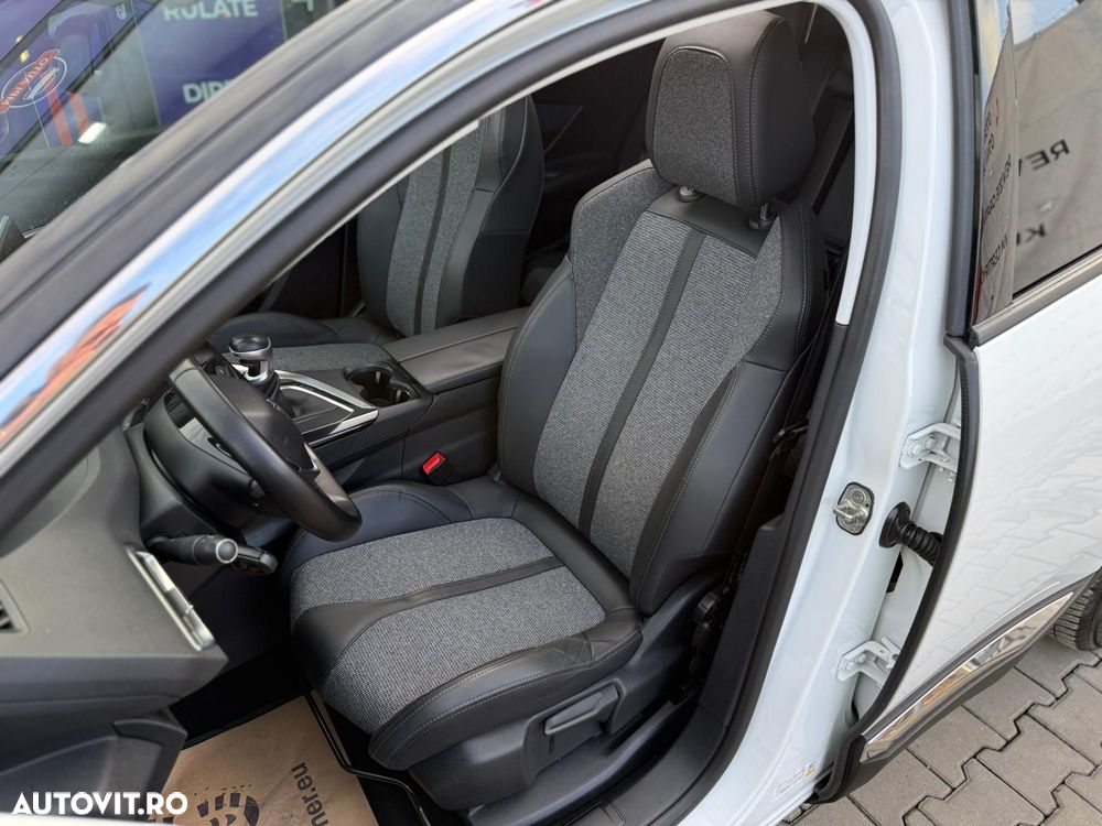 Peugeot 3008 PureTech 130 Stop & Start GPF Allure Pack - 28