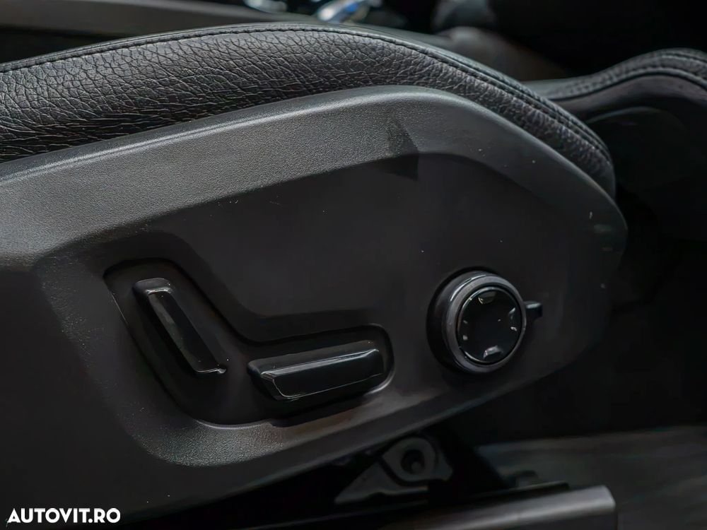 Volvo XC 90 B5 D AWD Ultimate Dark - 30