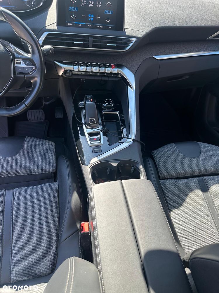 Peugeot 3008 1.5 BlueHDi Allure S&S EAT8 - 17