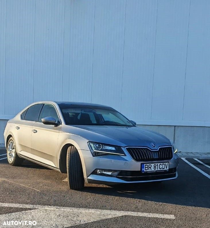 Skoda Superb 2.0 TDI DSG Ambition - 6