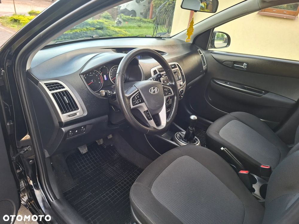 Hyundai i20 1.25 Classic + - 14