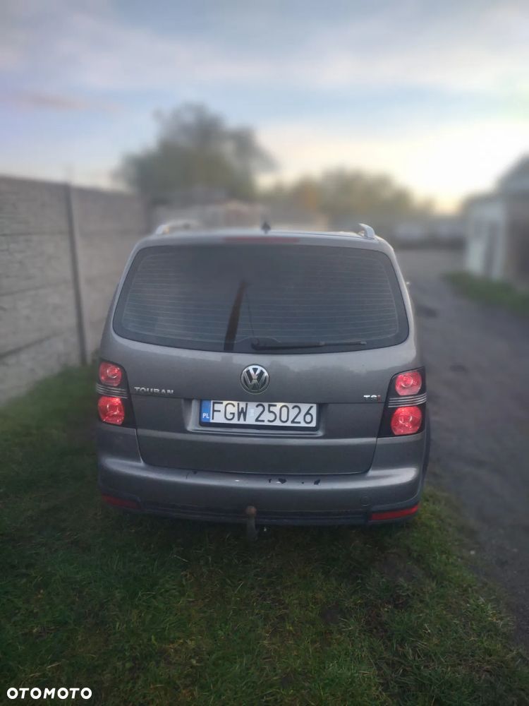 Volkswagen Touran 1.4 TSI DSG Cross - 3