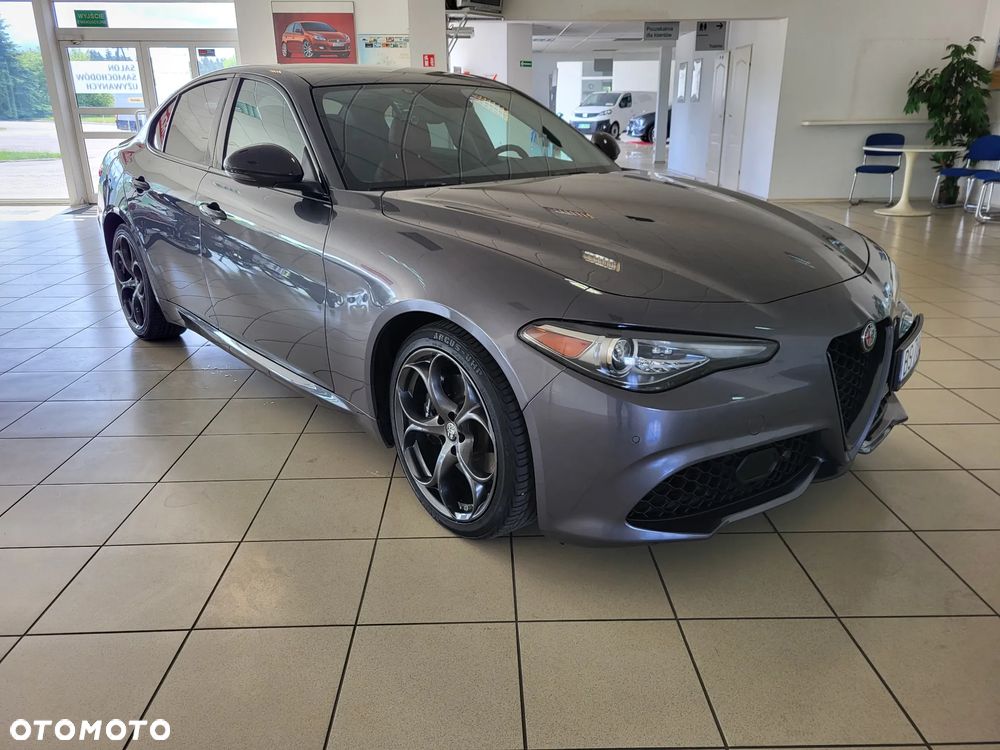 Alfa Romeo Giulia 2.0 Turbo 16V AT8-Q4 Ti - 14