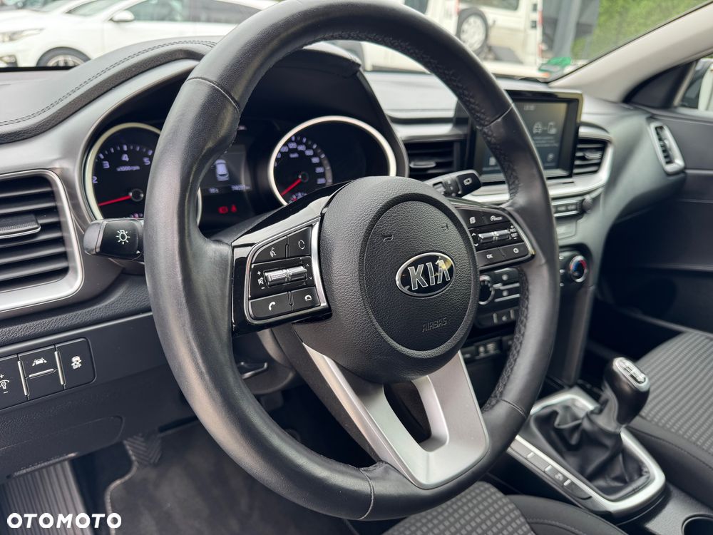 Kia Ceed 1.4 CVVT Dream-Team Edition - 18