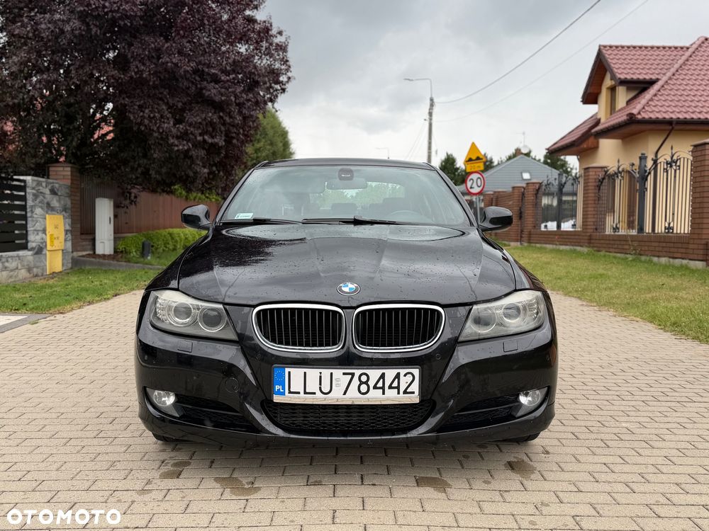 BMW Seria 3 318d DPF Edition Sport - 11