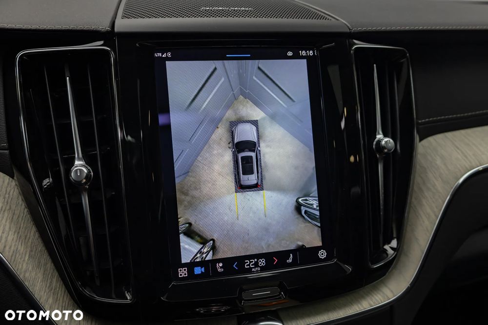 Volvo XC 60 T6 Plug-In Hybrid AWD Plus Bright - 15