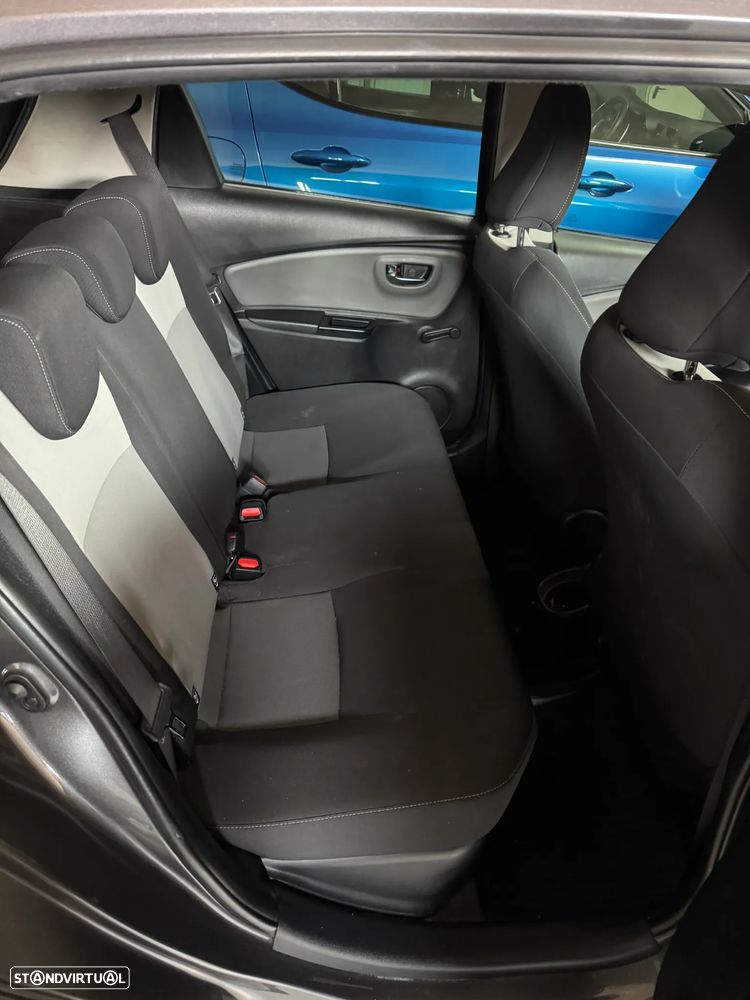 Toyota Yaris 1.5 HSD Comfort+P.Style - 14