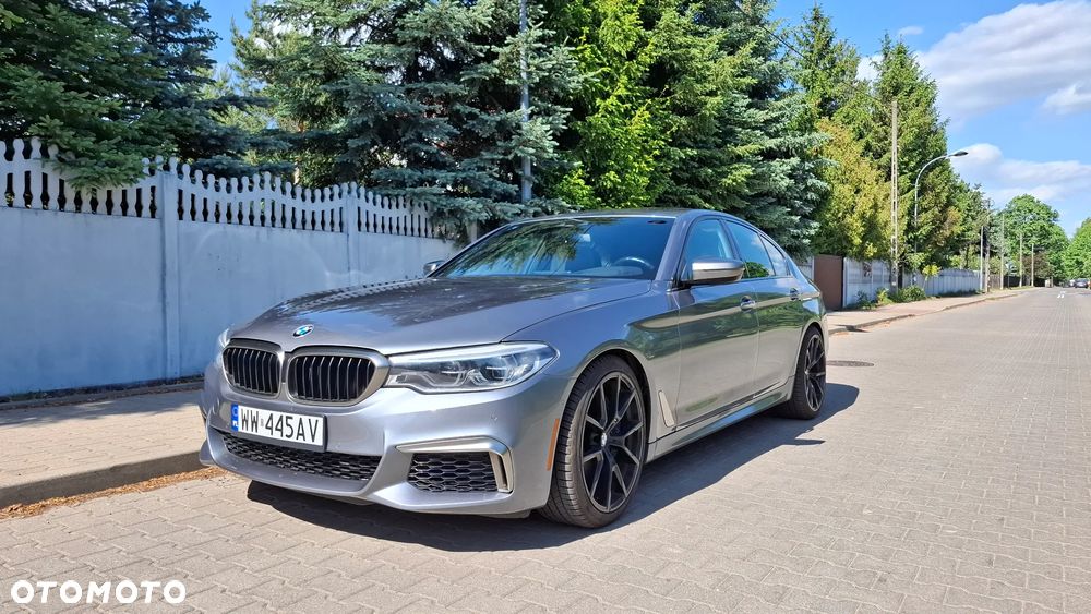 BMW Seria 5 M550i xDrive