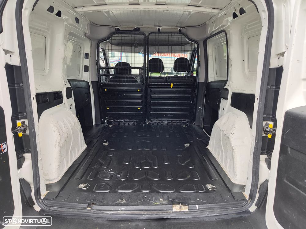 Fiat Doblo 1.3 M-Jet 95CV Basis 3 Lugares IVA Ded. - 6