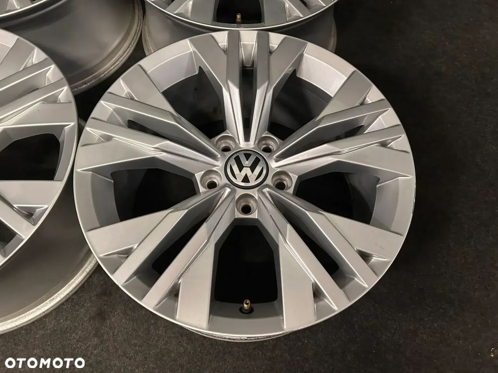 Alufelgi VW Passat B8, B7, Tiguan, Sharan, Touran, T-Roc 17 cali 5x112 4szt. Ładne! - 12