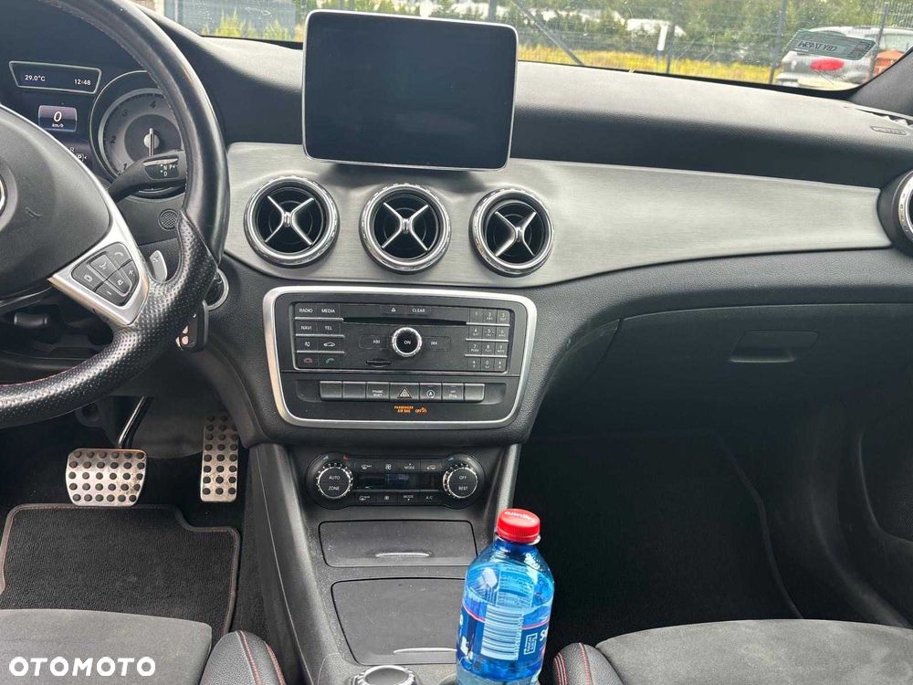 Mercedes-Benz GLA - 4