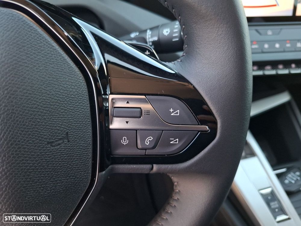 Peugeot 308 SW 1.2 Hybrid Allure e-DCS6 — fotografia 17