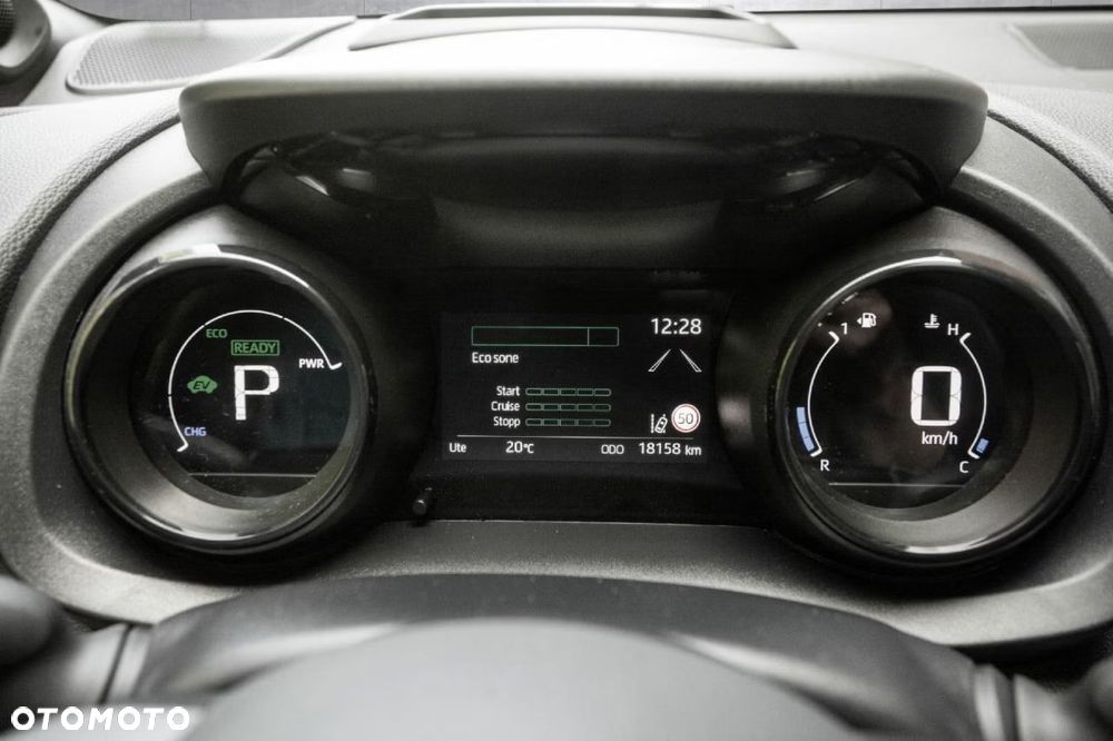 Toyota Yaris Hybrid 1.5 Selection Style - 11