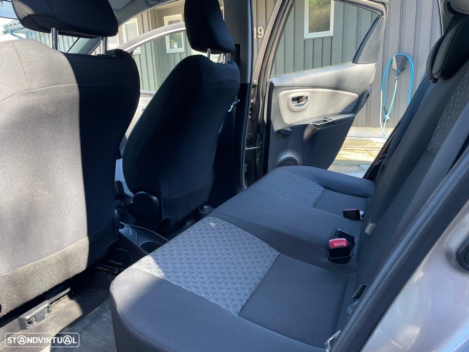 Toyota Yaris 1.0 VVT-i ACtive - 4